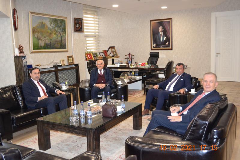 Ankara Ticaret Odası Meclis Başkanı Mustafa DERYAL’ı ATİK Genel Başkanımız Aziz ŞAHİN,ATİK Genel Merkez Yüksek İstişare Başkanımız Mustafa AYDINALP ve ATİK Afyonkarahisar Başkanımız Yüksel ÖZSARI ziyaret ettiler.