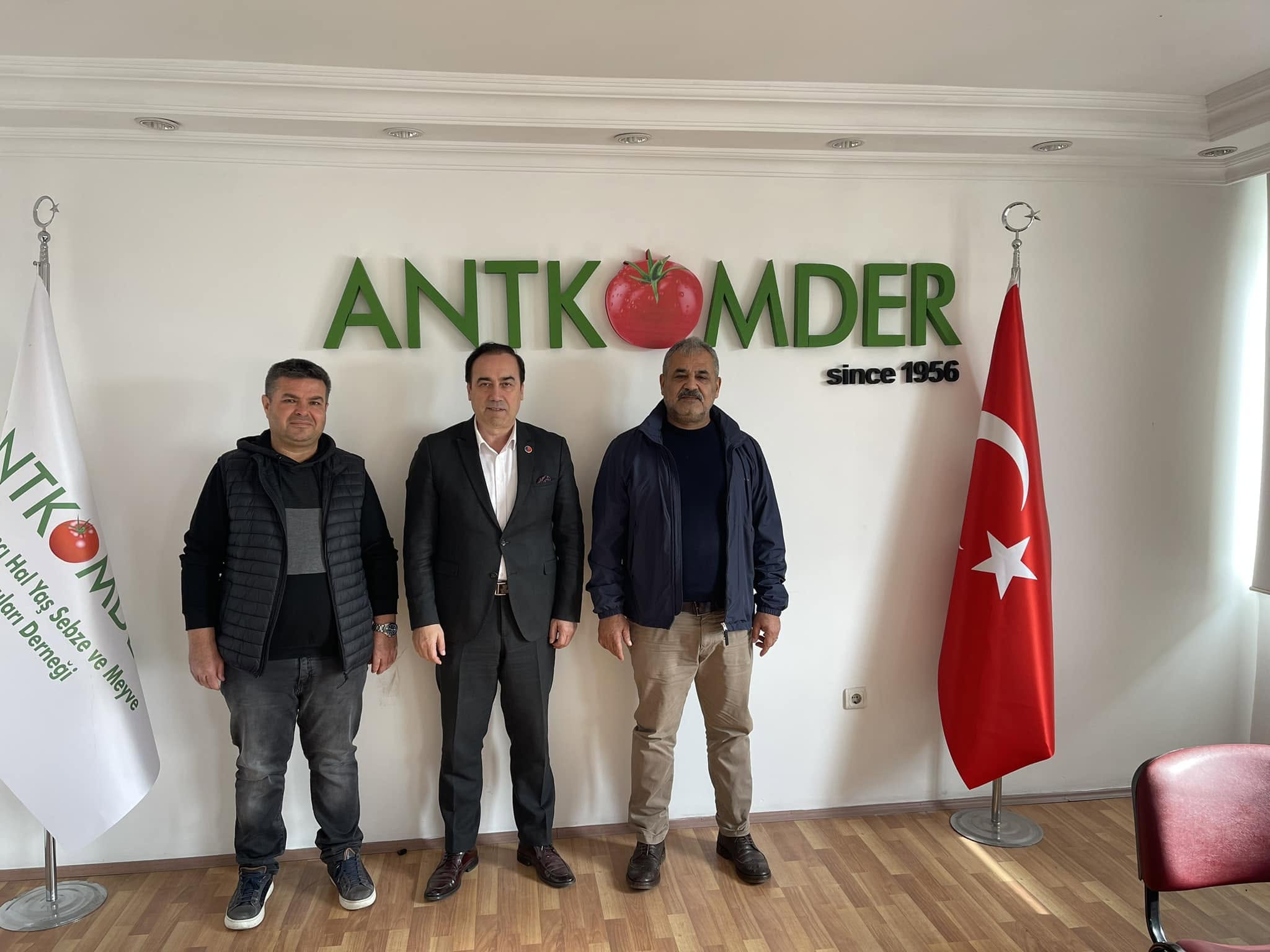 ATİK Genel Başkanı Aziz Şahin’den ANTKOMDER’e Ziyaret: Avrupa ile Tarım Ticareti Gündemdeydi