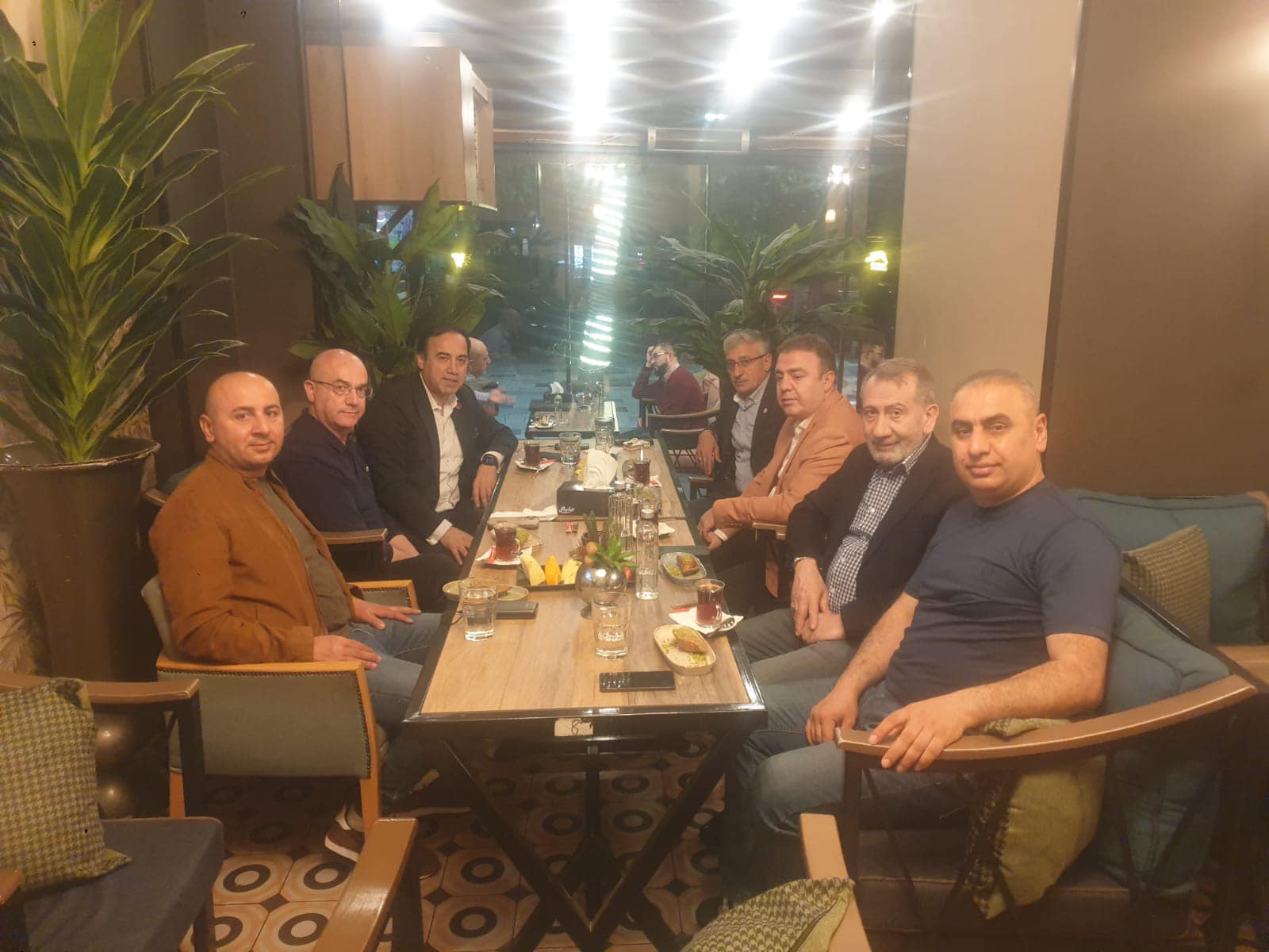 Aziz Şahin’den Bükreş’te STK Başkanları ve Temsilcileriyle İş Birliği Görüşmesi