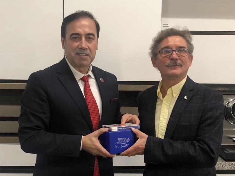 Polonya Federal Cumhuriyeti Senatörü Wojciech Ziemniak ile ATİK Genel Başkanı Aziz Şahin Uluslararası Kamu Diplomasisi çerçevesinde görüşmelerde bulundular