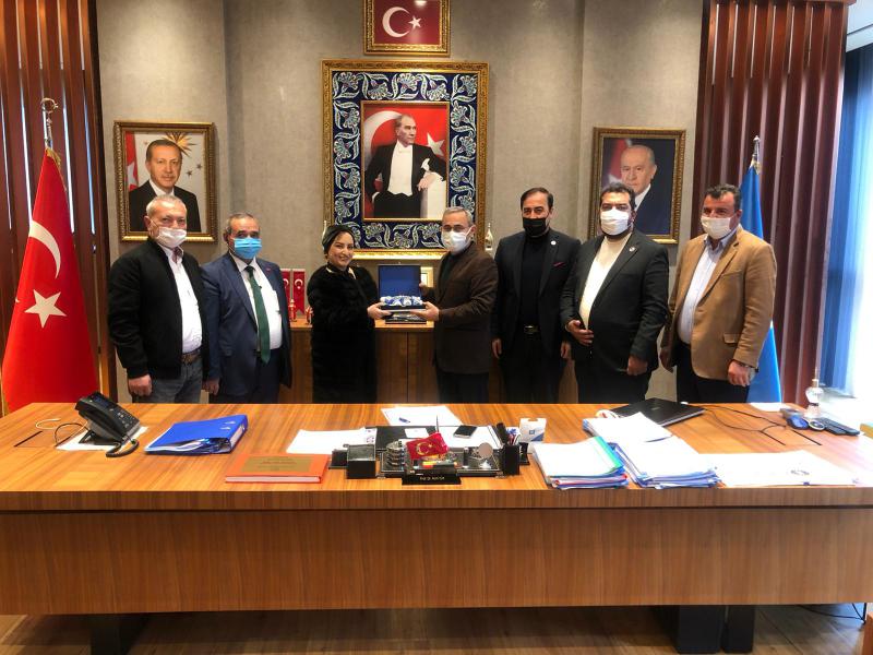 Türkiye Kütahya Belediye Başkanı  Prof.Dr.Alim Işık'ı ATİK Genel Başkanı Aziz Şahin, Afyonkarahisar İscehisar Belediye Başkanı,ATİK İran İstişare Başkanı Leila Mikaili,ATİK İran Başkanı Ali Garabi,ATİK Afyonkarahisar Başkanı Yüksel Özsarı Ziyaret ettiler