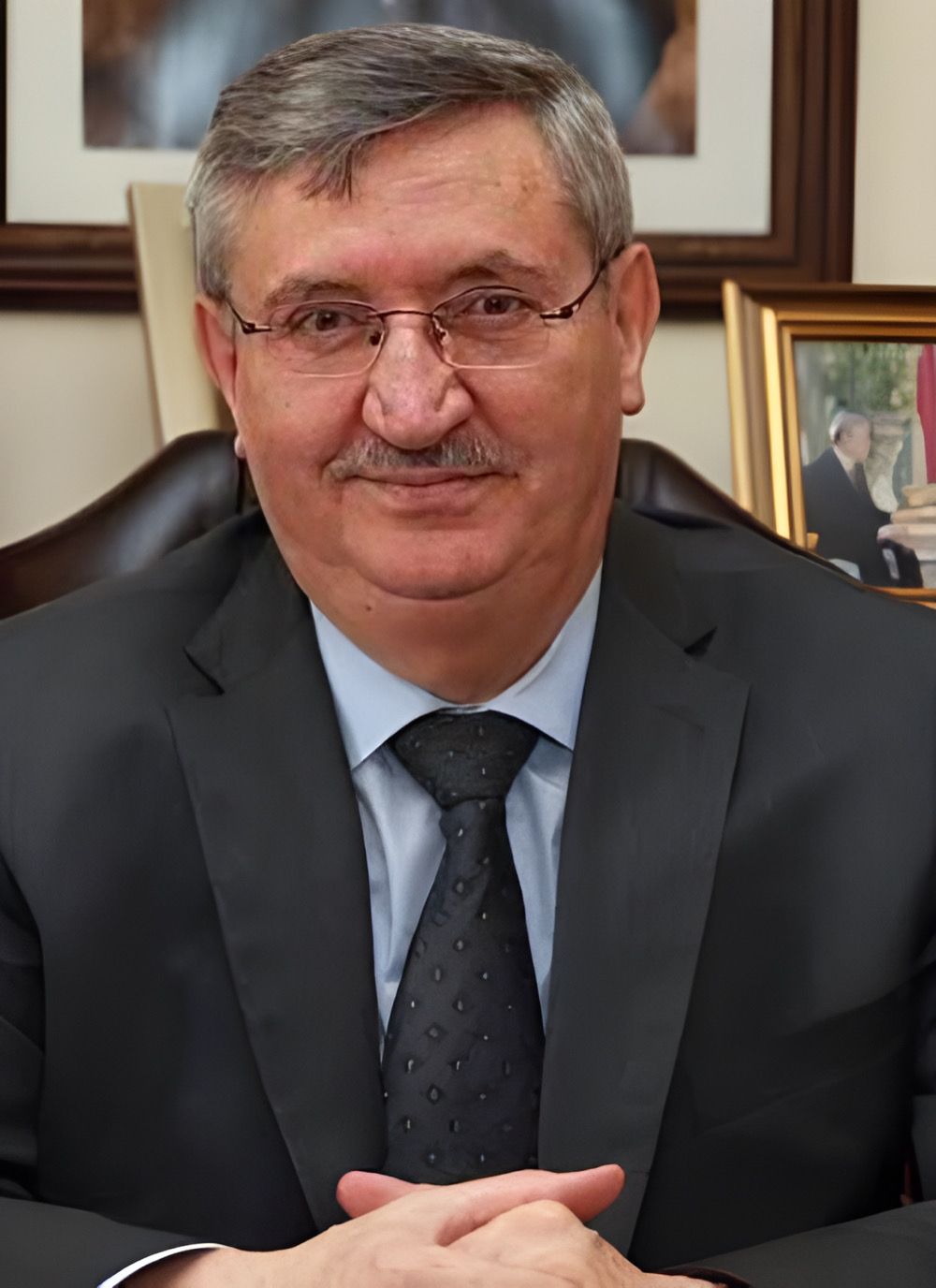 Fikret ÖZER